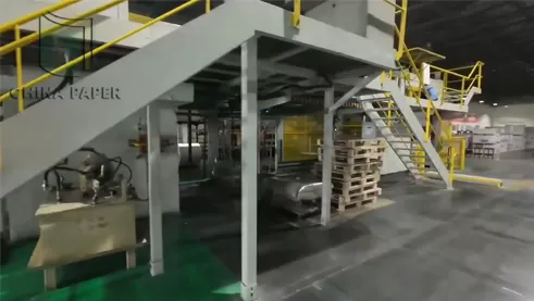 Rouleaux de papier thermique pour caisse enregistreuse pour supermarché.