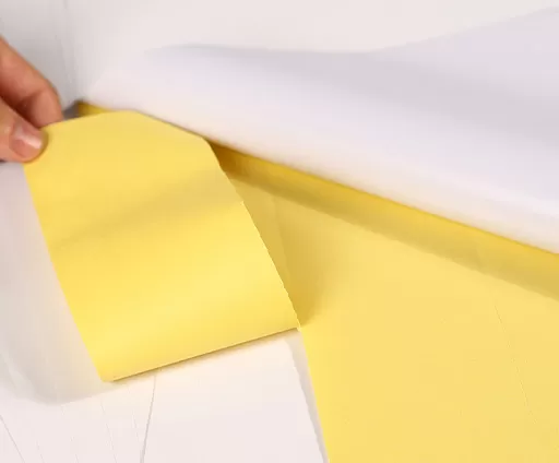 Papier autocollant